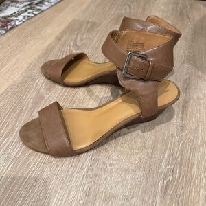 Nine West Brown Sandals with Ankle Strap and Chunky Heel